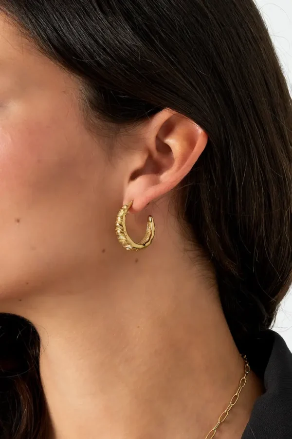 Textured hoops oorbellen, Oorbellen, stainless steel, goud