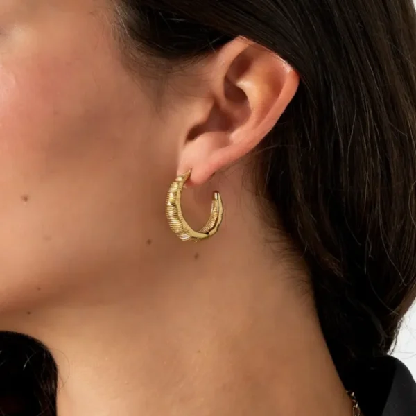 Textured hoops oorbellen, oorbellen, stainless steel, 2,5 grootte, geribbeld, goud kleurig,